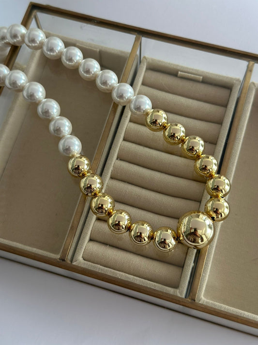 Özel Seri Gold Topçuk ve İnci Detaylı Kolye (44 cm)