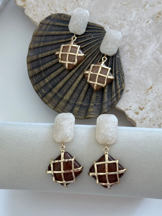 Özel Tasarım Gold Kafes ve Mine Detaylı Sallantılı Vintage Küpe (Pirinç Kaplama)