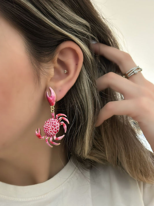 Pembe Yengeç Detay Sallantılı Premium Küpe