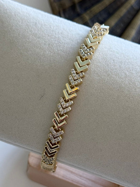 Piremium Serisi Zirkon Taşlı Gold Plaka V Kesim Detaylı Unisex Bileklik