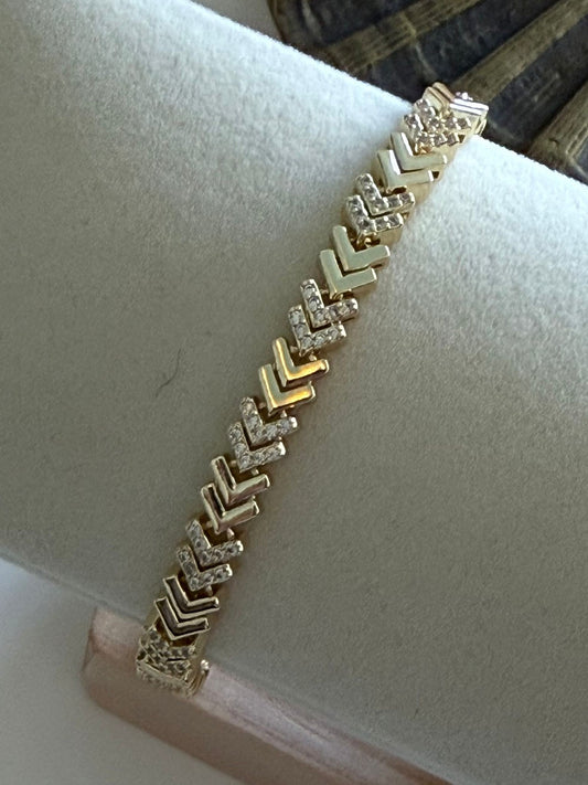 Piremium Serisi Zirkon Taşlı Gold Plaka V Kesim Detaylı Unisex Bileklik