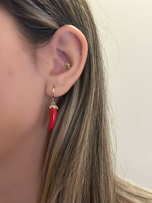 Sallantılı Minimal Biber Küpe (Premium)