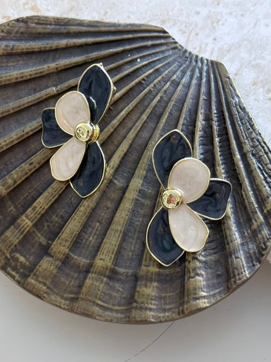 Sedef Taş ve Renkli Mineli Tasarım Çiçek Küpe (Pirinç Kaplama)