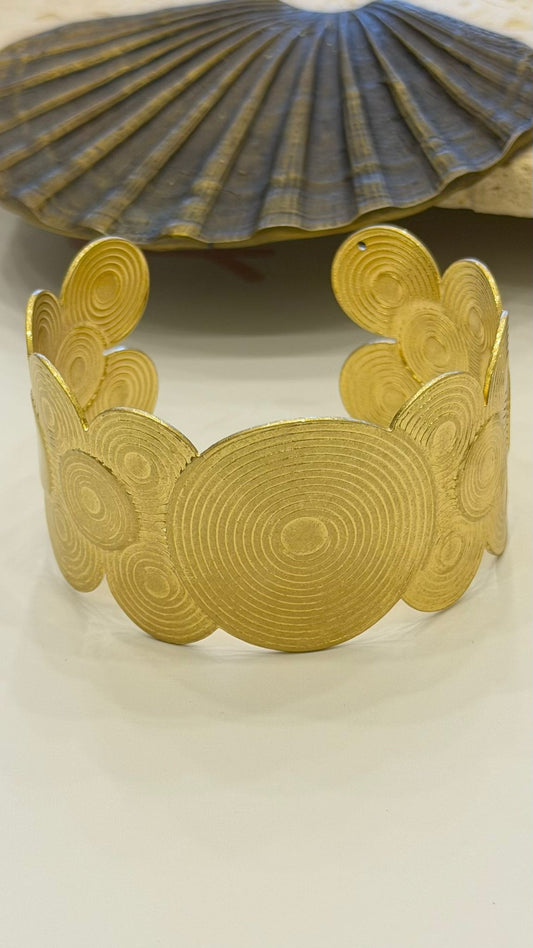 Sıralı Daire Detaylı Çelik Kelepçe