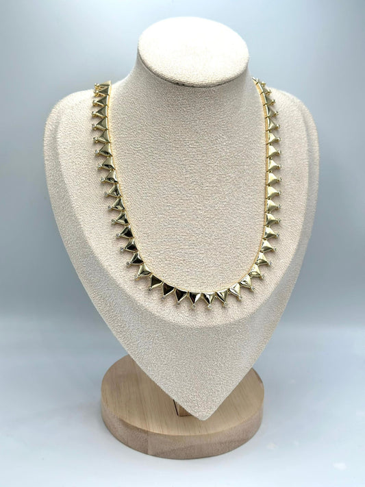 Sıralı Üçgen Detay Çelik Kolye