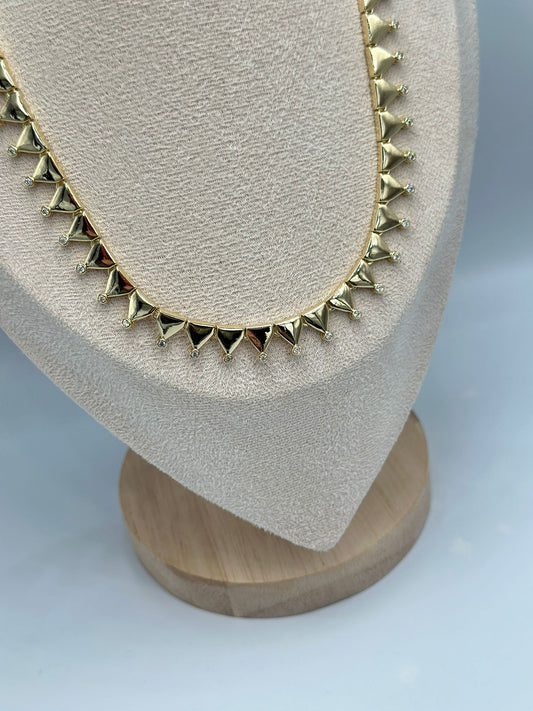 Sıralı Üçgen Detay Çelik Kolye
