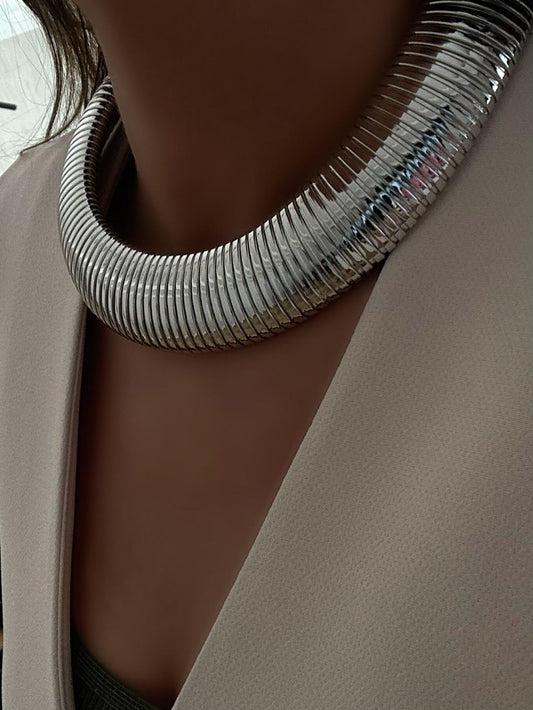 Tırtıklı Kalın Plaka Chocker kolye (Pirinç Kaplama)