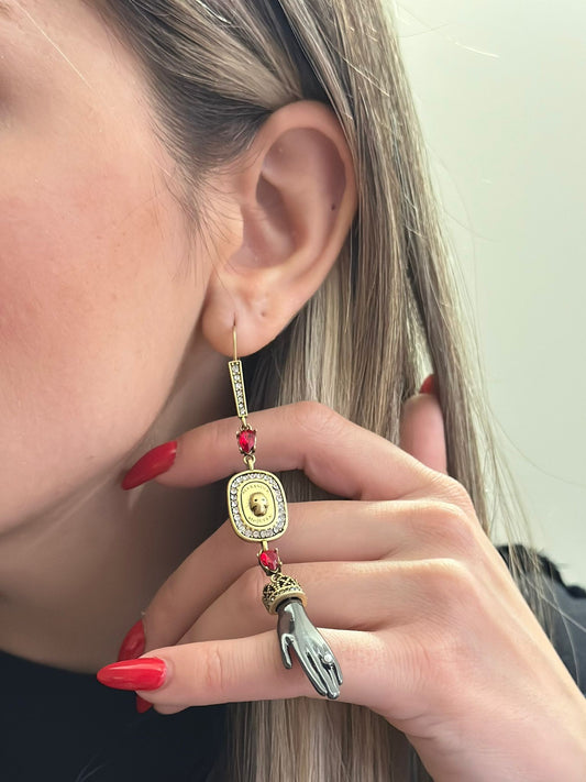 Vintage El Ve İnci Detay Küpe (Çelik)