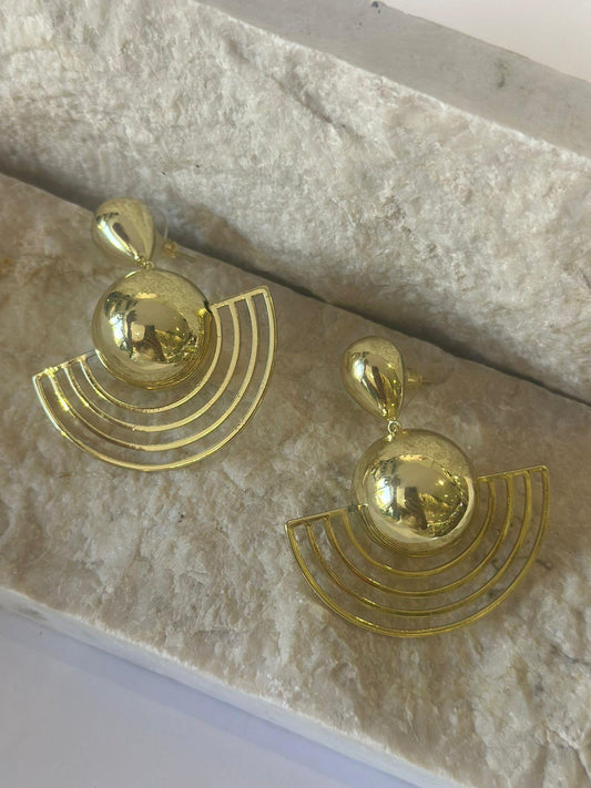 Yelpaze İçi Topçuk Detay Çelik Küpe