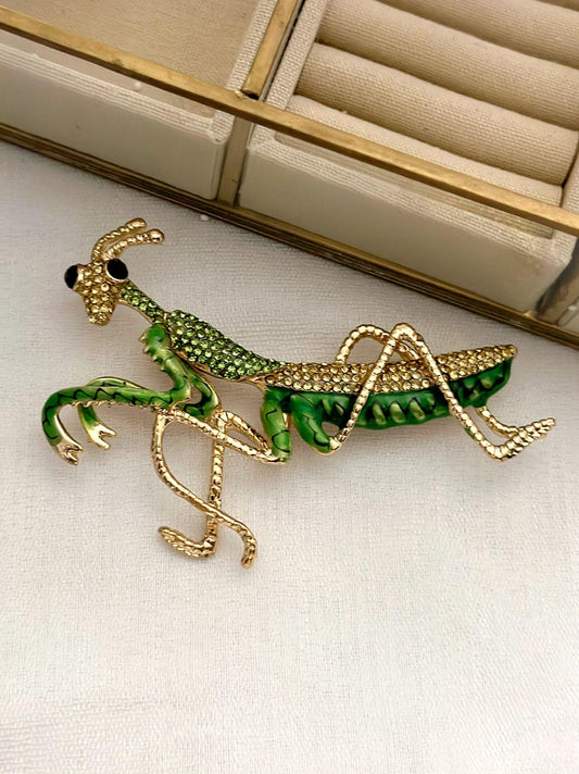 Yeşil ve Gold Zirkon Taş Detaylı Çekirge Figürlü Broş