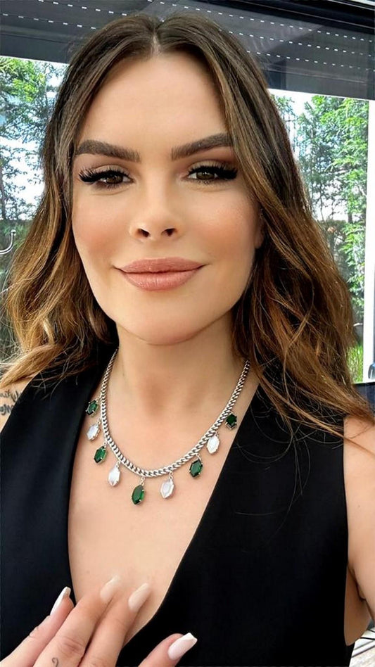 Yeşil ve Sedef Taş Detaylı Altın Kaplama Charm Kolye