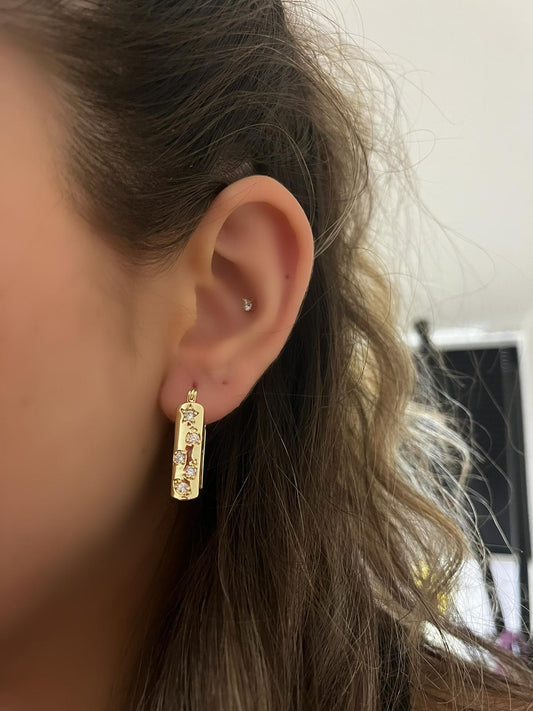 Yıldız Zirkon Taş Detay Kare Kesim Halka Küpe