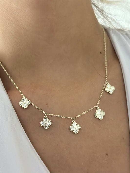 Yonca Charm Detaylı Çelik Kolye