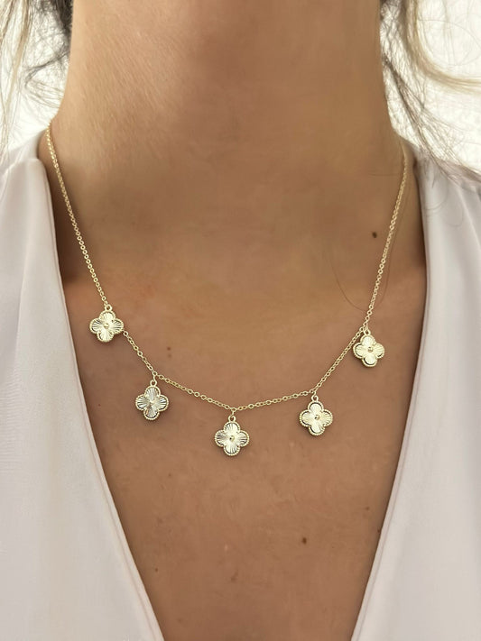 Yonca Charm Detaylı Çelik Kolye