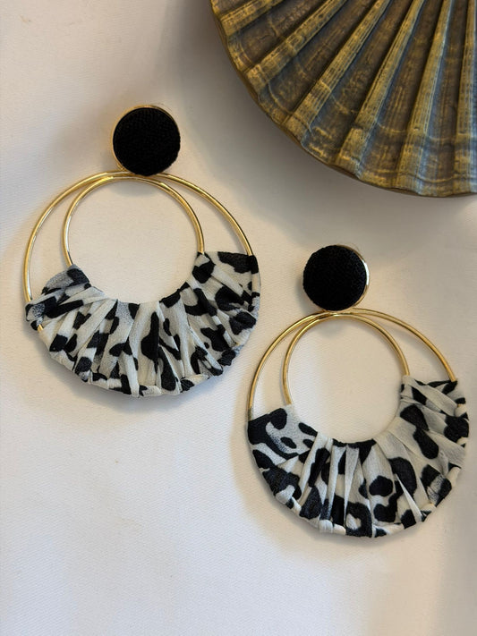 Yuvarlak Detay Pirinç Kaplama Küpe