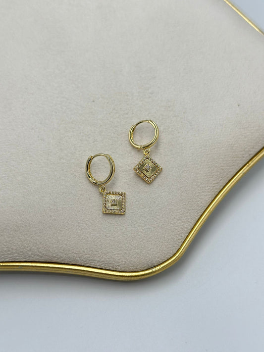 Zirkon Taş Detay Sallantılı Çelik Küpe