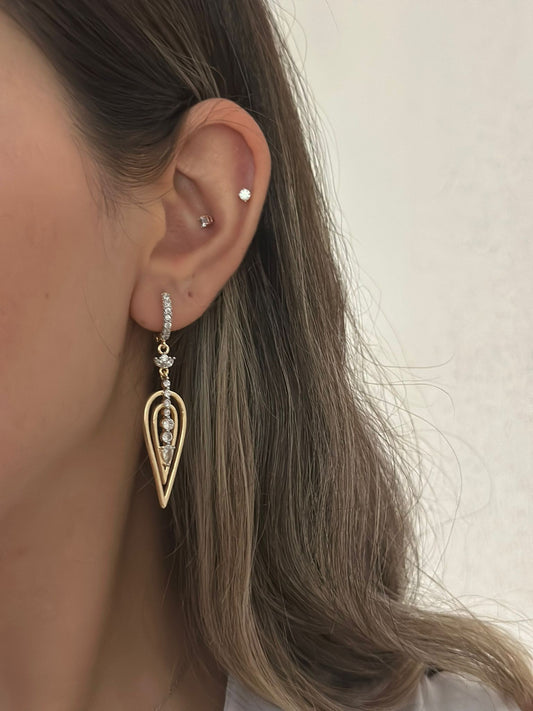 Zirkon Taş Detay Sallantılı Damla Küpe (Çelik)