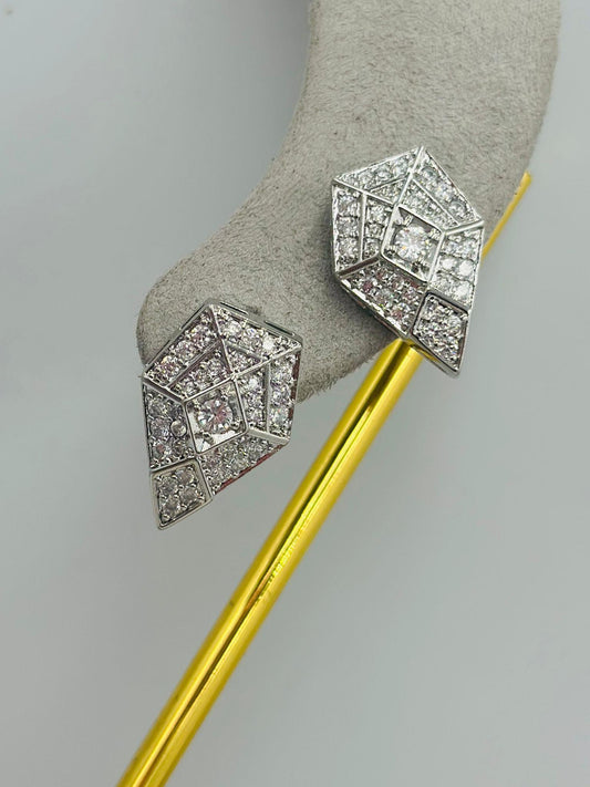 Zirkon Taş Detay Üçgen Küpe (Pirinç Kaplama)