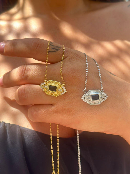 Zirkon Taş Detaylı Çelik Geometrik Kolye