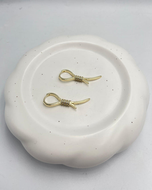 Zirkon Taş Detaylı Düğüm Model Çelik Küpe