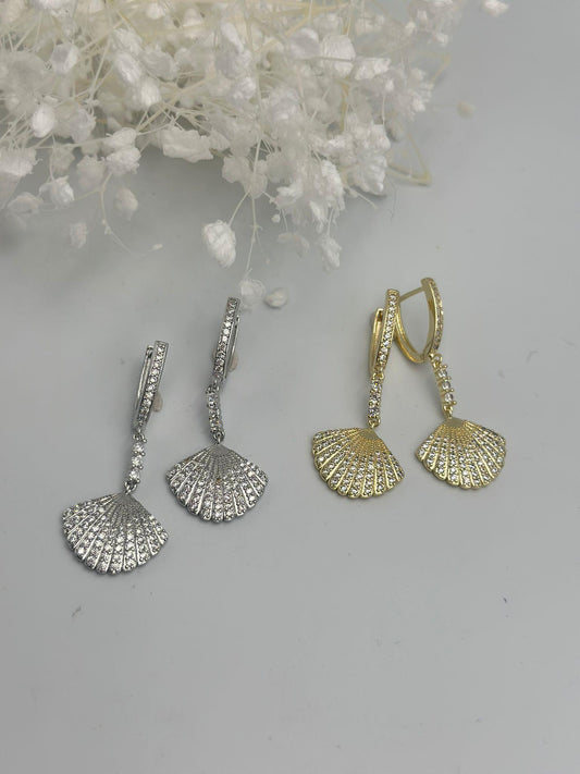 Zirkon Taş Detaylı İstiridye Küpe (Çelik)