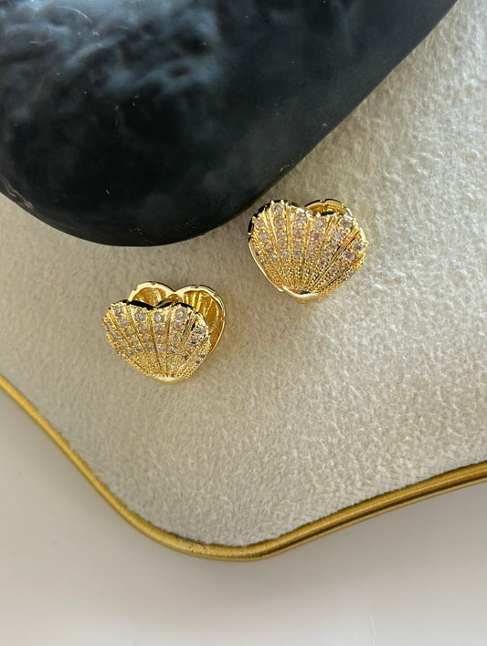 Zirkon Taş Detaylı Kalp Küpe (Pirinç Kaplama)