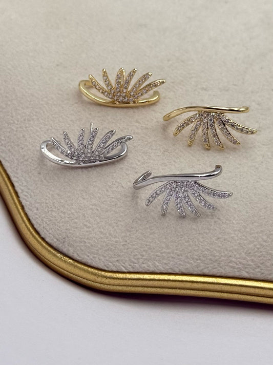 Zirkon Taş Detaylı Kanat Çelik Küpe