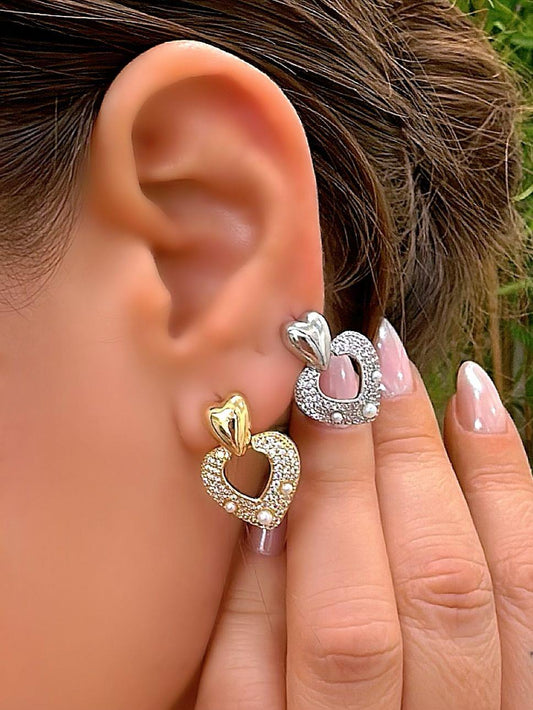 Zirkon Taş Detaylı Minimal Kalp Küpe