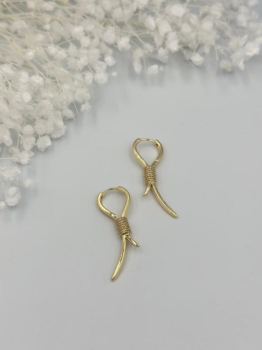 Zirkon Taş Detaylı Premium Küpe