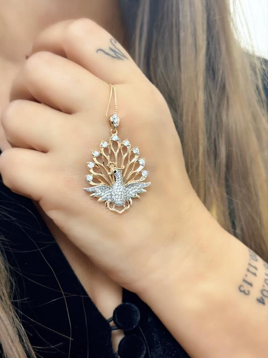 Zirkon Taş Detaylı Tavus Kuşu Figülrü Minimal Çelik Kolye