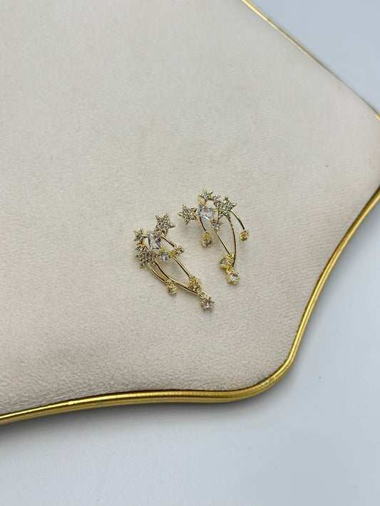 Zirkon Taş Detaylı Yıldız Çelik Küpe