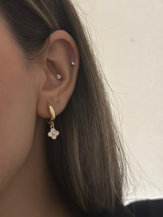 Zirkon Taş Detaylı Yonca Sallantılı Küpe (Çelik)