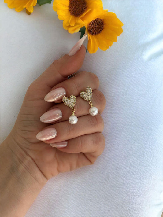 Zirkon Taş Kalp Detaylı Minimal İnci Küpe