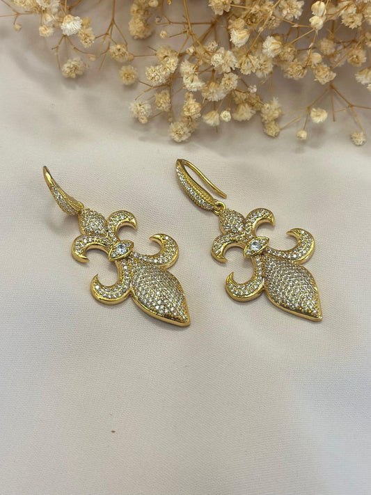 Zirkon Taş Ve Göz Detaylı Fransız Zambağı (Çelik)