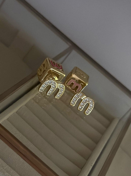 Zirkon Taş ve Renkli Küpe Detaylı Minimal Küpe