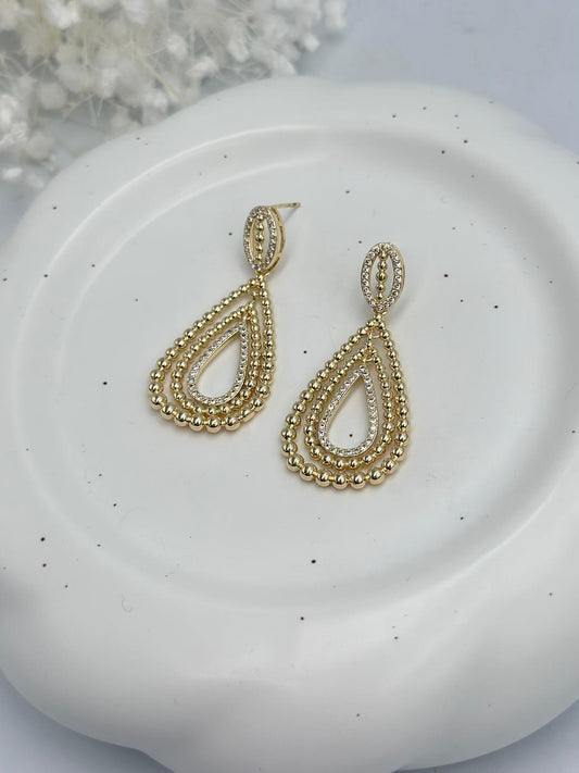 Zirkon Taş ve Topçuk Detaylı Sallantılı Çelik Küpe