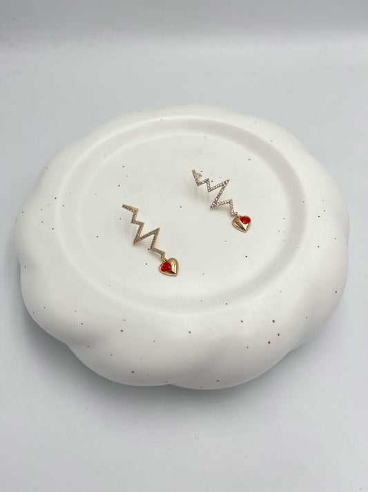 Zirkon Taş Zikzak Kesim Kalp Sallantılı 14K Çelik Küpe