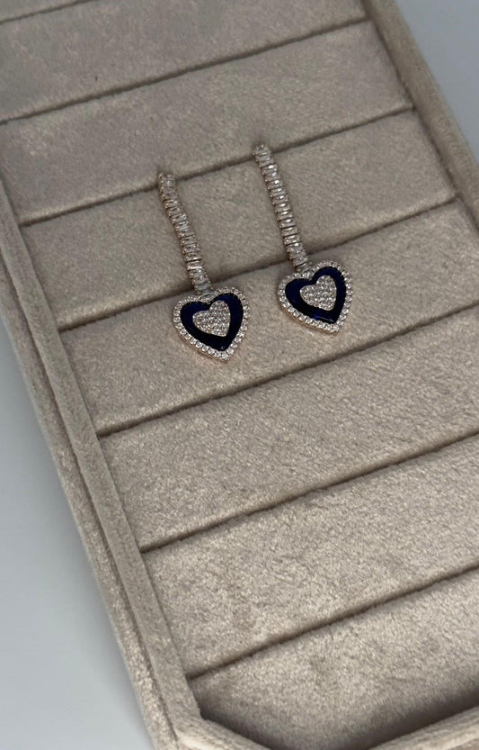 Zirkon ve Baget Taş Detaylı Sallantılı Kalp Küpe